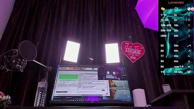 Snapshot of Raissa_sky26 chatting on 01.08.25 Raissa sky26 online show from 01.08.25