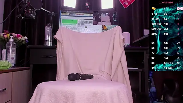 Snapshot of Raissa_sky26 chatting on 01.10.25 Raissa sky26 online show from 01.10.25