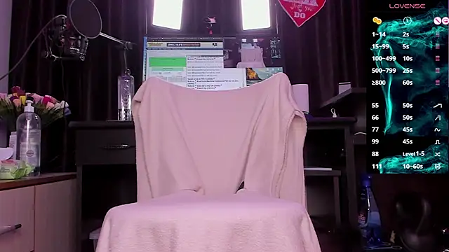 Snapshot of Raissa_sky26 chatting on 01.13.25 Raissa sky26 online show from 01.13.25