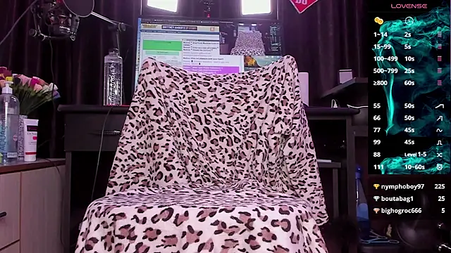 Snapshot of Raissa_sky26 chatting on 01.19.25 Raissa sky26 online show from 01.19.25