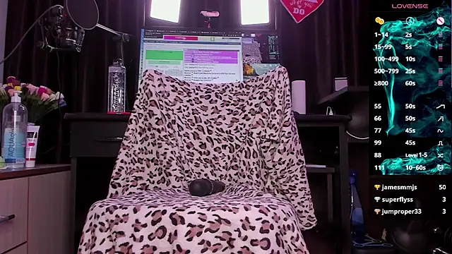 Snapshot of Raissa_sky26 chatting on 01.21.25 Raissa sky26 online show from 01.21.25