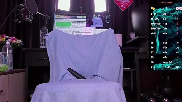 Snapshot of Raissa_sky26 chatting on 02.22.25 Raissa sky26 online show from 02.22.25