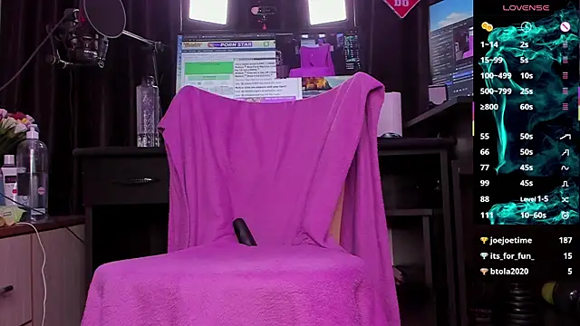 Snapshot of Raissa_sky26 chatting on 03.17.25 Raissa sky26 online show from 03.17.25