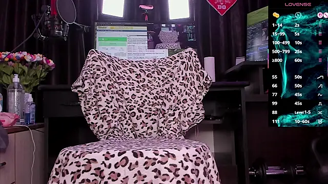 Snapshot of Raissa_sky26 chatting on 09.19.25 Raissa sky26 online show from 09.19.25