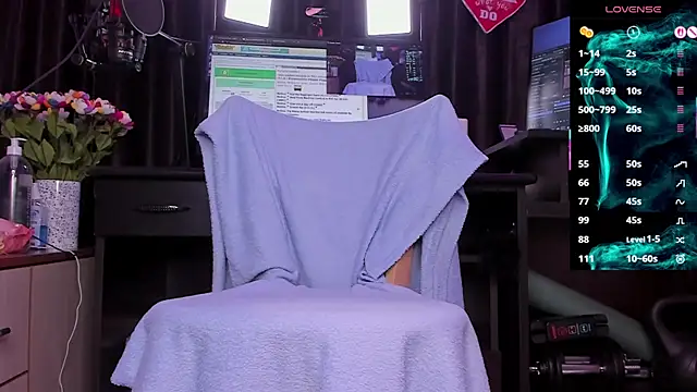 Snapshot of Raissa_sky26 chatting on 09.27.25 Raissa sky26 online show from 09.27.25