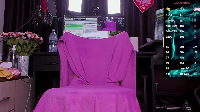 Snapshot of Raissa_sky26 chatting on 10.01.25 Raissa sky26 online show from 10.01.25