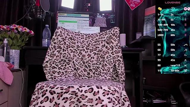 Snapshot of Raissa_sky26 chatting on 10.20.25 Raissa sky26 online show from 10.20.25