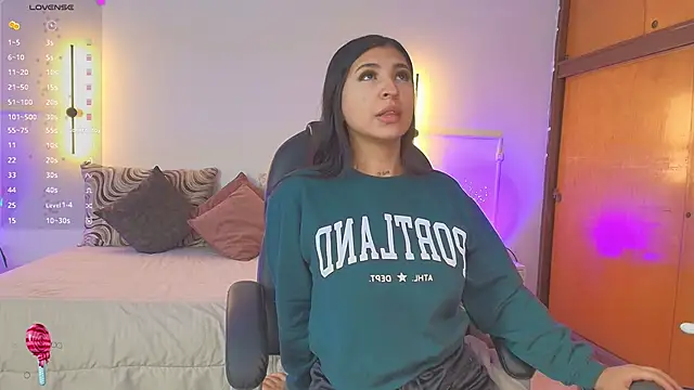 Snapshot of _gaby2 chatting on 10.09.25 gaby2 online show from 10.09.25