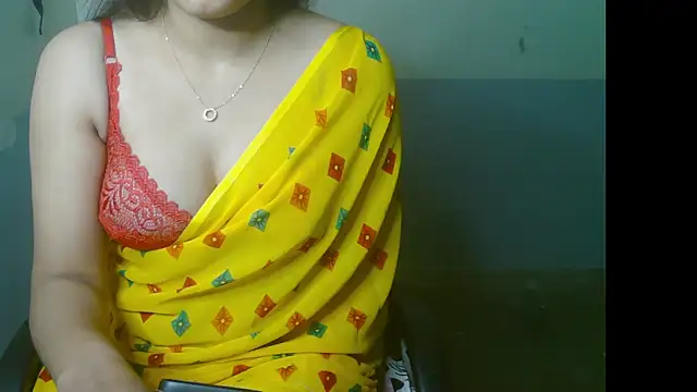 Snapshot of NithyaSingh chatting on 12.17.24 NithyaSingh online show from 12.17.24