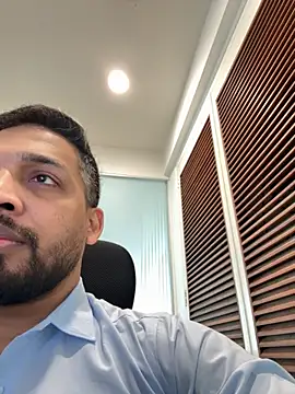 Snapshot of a4ashes chatting on 10.10.25 a4ashes online show from 10.10.25