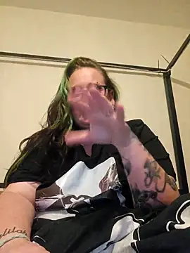 Bunny Cummings online show from 09.12.25