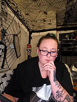 Bunny Cummings online show from 11.09.25