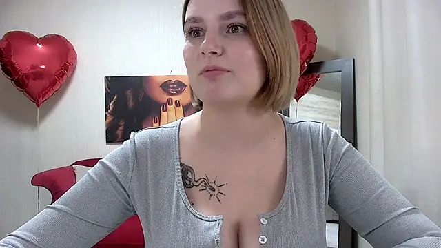 Snapshot of DianeMills chatting on 02.22.25 DianeMills online show from 02.22.25