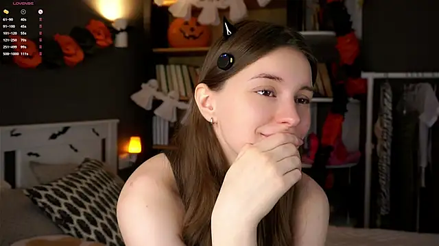 Snapshot of DarylBarks chatting on 10.31.25 DarylBarks online show from 10.31.25