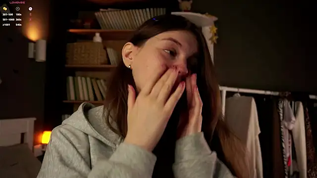 Snapshot of DarylBarks chatting on 11.09.25 DarylBarks online show from 11.09.25