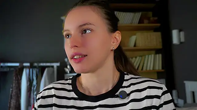 Snapshot of DarylBarks chatting on 11.26.25 DarylBarks online show from 11.26.25