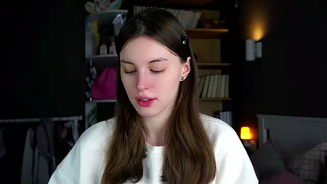 Snapshot of DarylBarks chatting on 12.23.25 DarylBarks online show from 12.23.25