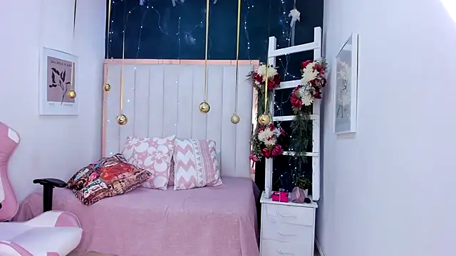 margot smith  online show from 01.07.26