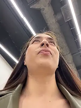 Holly Play online show from 03.23.26