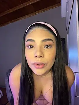 Snapshot of kyber_ chatting on 03.13.25 kyber online show from 03.13.25