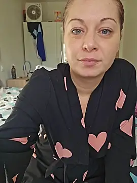 Snapshot of Chaudesquirt chatting on 12.03.25 Chaudesquirt online show from 12.03.25