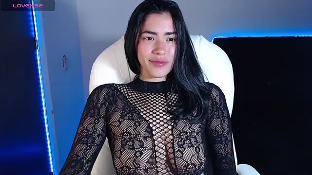 LESLIEBLACK  online show from 03.04.25