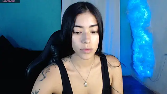 LESLIEBLACK  online show from 04.02.26