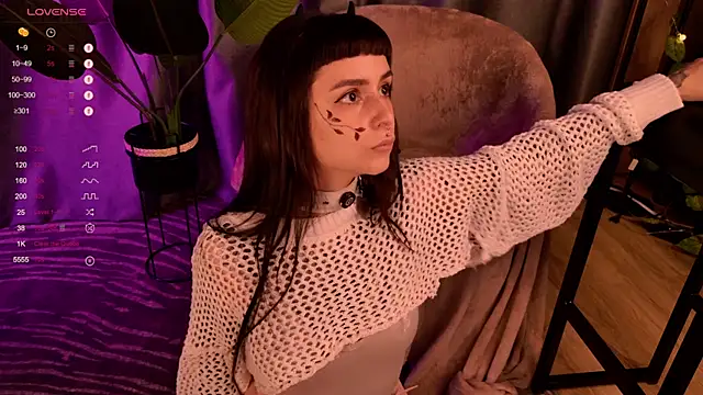 Snapshot of MichaellaMoon chatting on 12.15.24 MichaellaMoon online show from 12.15.24