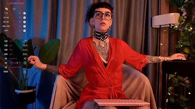 Snapshot of MichaellaMoon chatting on 12.19.24 MichaellaMoon online show from 12.19.24