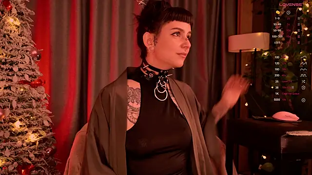 Snapshot of MichaellaMoon chatting on 12.29.24 MichaellaMoon online show from 12.29.24