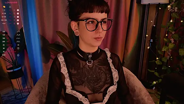 Snapshot of MichaellaMoon chatting on 01.28.25 MichaellaMoon online show from 01.28.25