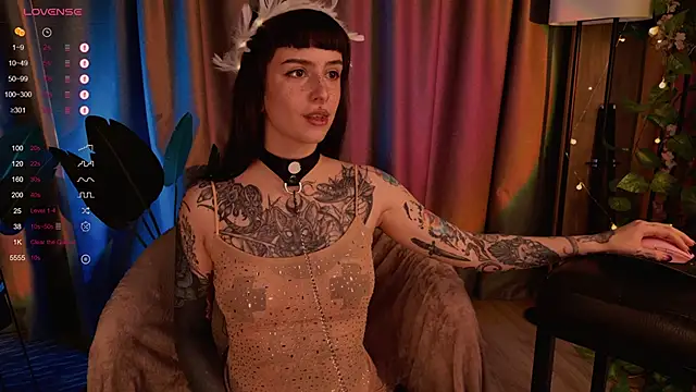 Snapshot of MichaellaMoon chatting on 01.30.25 MichaellaMoon online show from 01.30.25