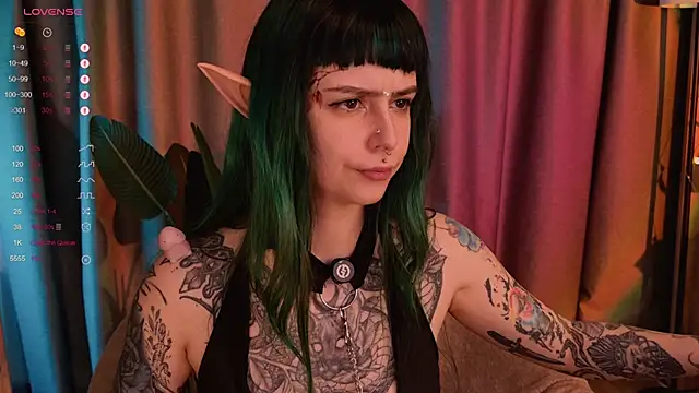 Snapshot of MichaellaMoon chatting on 02.03.25 MichaellaMoon online show from 02.03.25