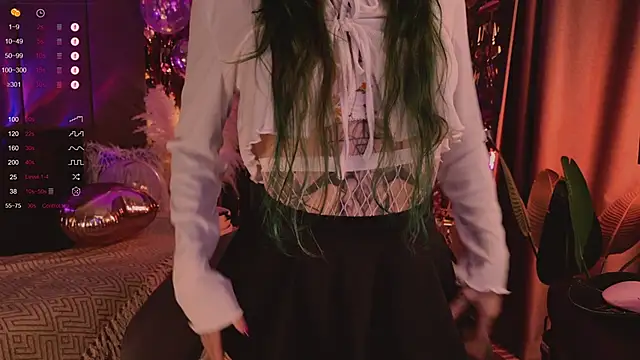 Snapshot of MichaellaMoon chatting on 02.13.25 MichaellaMoon online show from 02.13.25