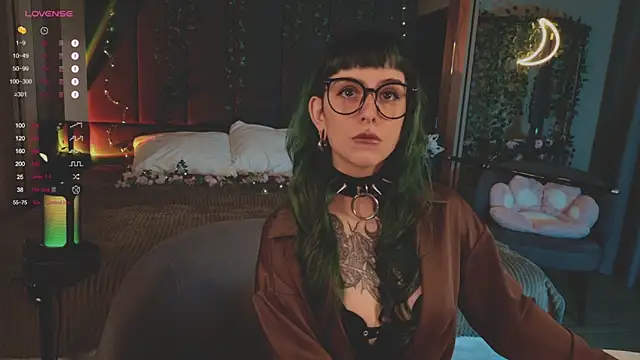 Snapshot of MichaellaMoon chatting on 03.07.25 MichaellaMoon online show from 03.07.25