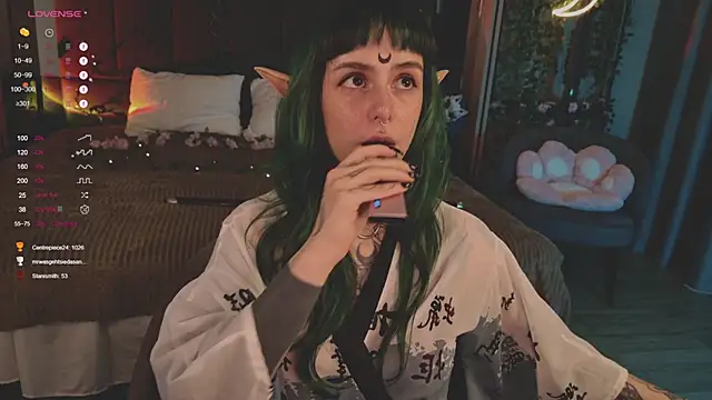 Snapshot of MichaellaMoon chatting on 03.09.25 MichaellaMoon online show from 03.09.25