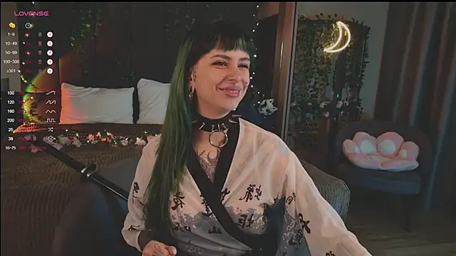 Snapshot of MichaellaMoon chatting on 03.23.25 MichaellaMoon online show from 03.23.25