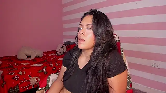 Snapshot of Loveequinn chatting on 12.21.24 Loveequinn online show from 12.21.24