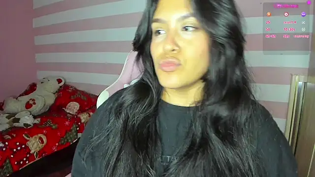 Snapshot of Loveequinn chatting on 01.06.25 Loveequinn online show from 01.06.25