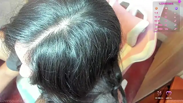 Snapshot of Loveequinn chatting on 01.10.25 Loveequinn online show from 01.10.25