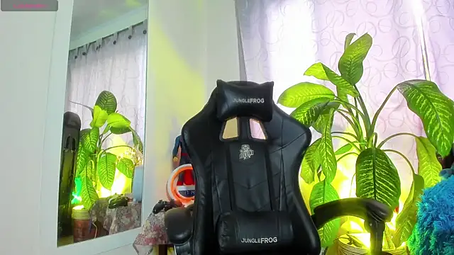 Snapshot of Chris_Maddox chatting on 01.20.25 Chris Maddox online show from 01.20.25