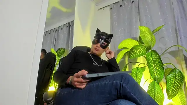 Snapshot of Chris_Maddox chatting on 01.22.25 Chris Maddox online show from 01.22.25