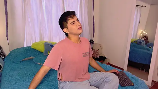 Snapshot of Chris_Maddox chatting on 10.18.25 Chris Maddox online show from 10.18.25