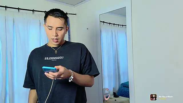 Snapshot of Chris_Maddox chatting on 11.01.25 Chris Maddox online show from 11.01.25