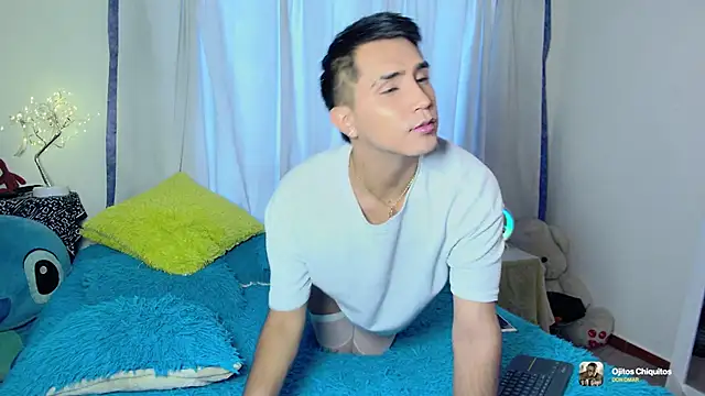 Snapshot of Chris_Maddox chatting on 11.04.25 Chris Maddox online show from 11.04.25