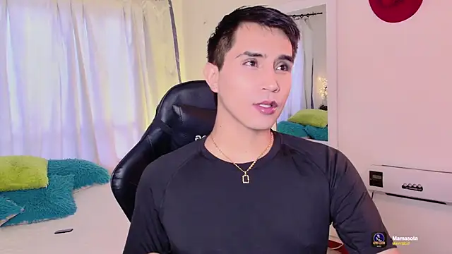 Snapshot of Chris_Maddox chatting on 11.18.25 Chris Maddox online show from 11.18.25