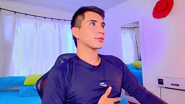 Snapshot of Chris_Maddox chatting on 12.16.25 Chris Maddox online show from 12.16.25