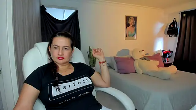 Snapshot of lucy_diiaz chatting on 12.03.25 lucy diiaz online show from 12.03.25