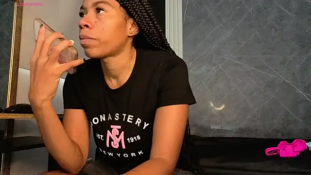 YummyDuooo online show from 12.18.25