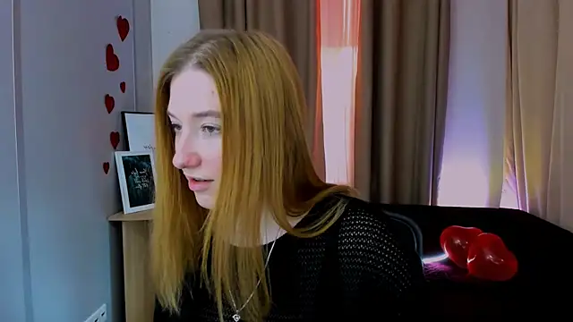 Snapshot of daisy_candy chatting on 02.26.25 daisy candy online show from 02.26.25